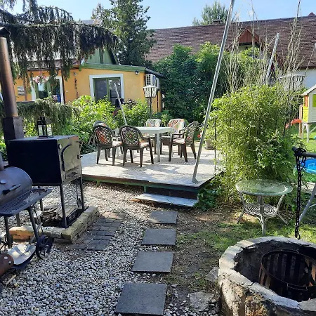 Centrum Csaladi Apartment *