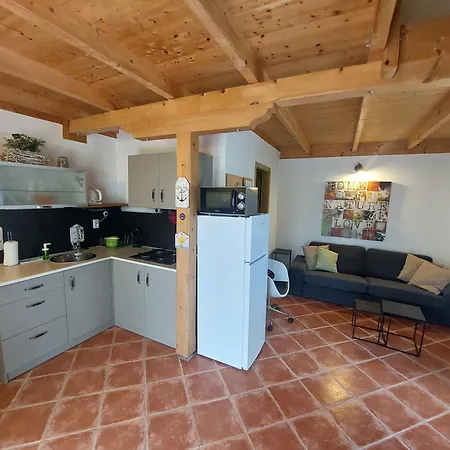 Centrum Csaladi Apartment *